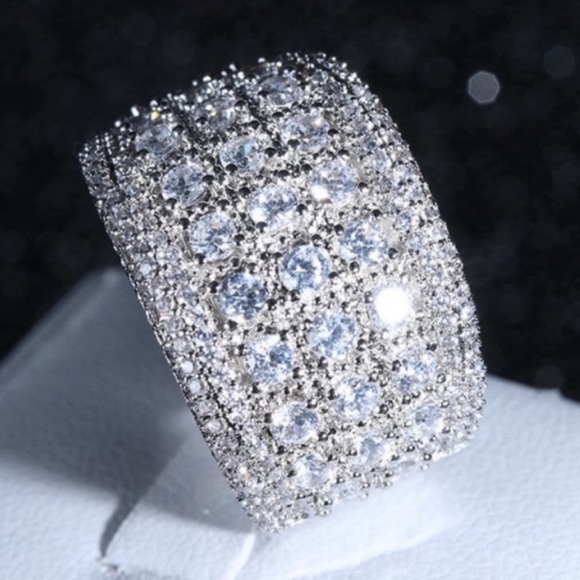 NEW WIDE 925 STERLING SILVER DIAMOND RING, CUTE RING, SHINY RING. - Picture 5 of 7